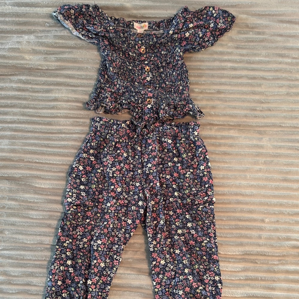 Girls size 6x Colorful Floral Two-Piece Outfit